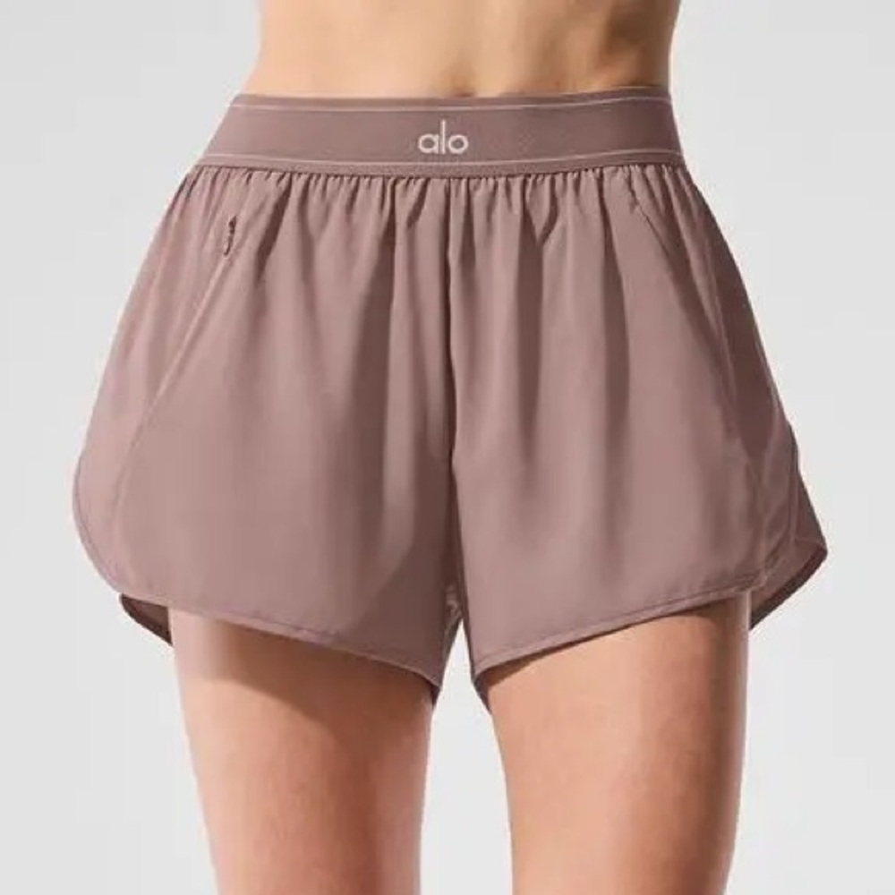 Alo Yoga Match Point Short Mushroom XXS